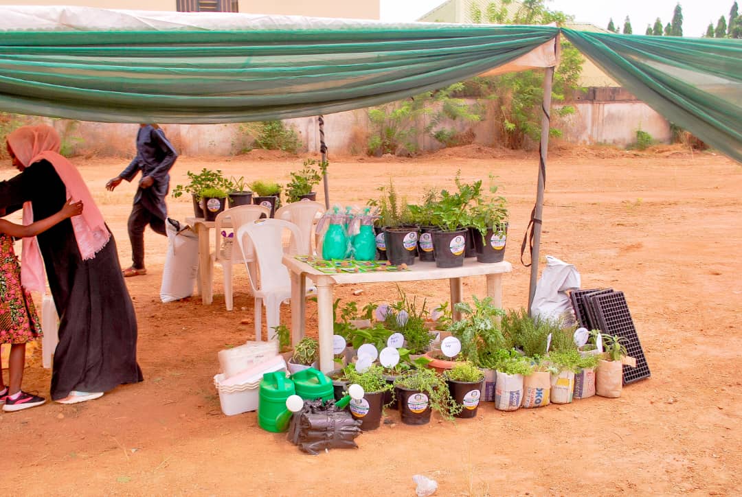 Perfect for beginners and urban growers, and weed control.